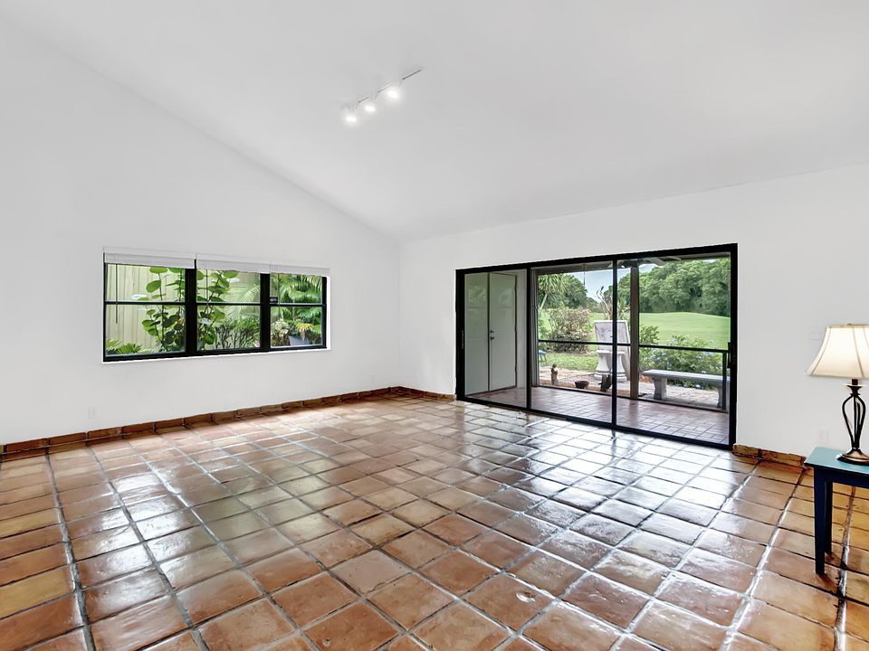 Home For Sale In GOLFVIEW COLONY