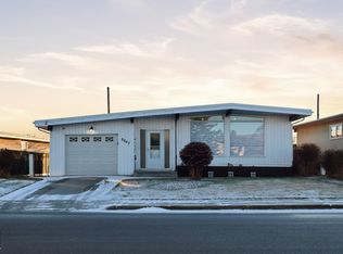 8043 135th Ave NW, Edmonton, AB T5C 2H3