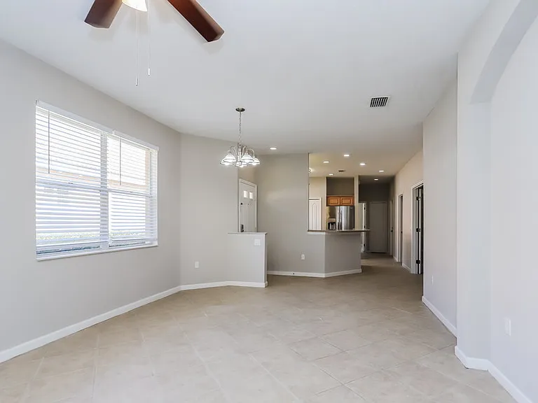 5805 Spanish Point Ct — Photo 3