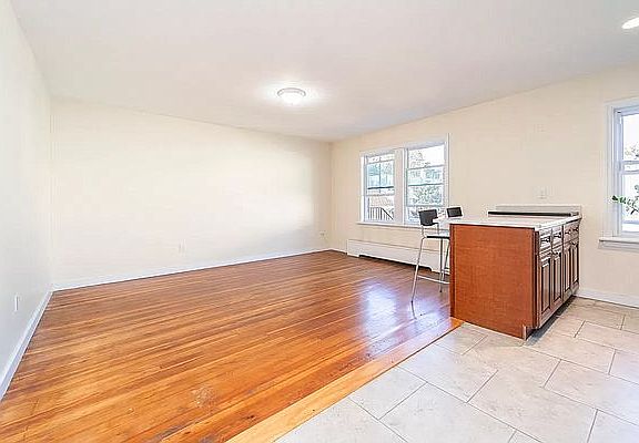 3rd image of 2270 21st St Floor 2