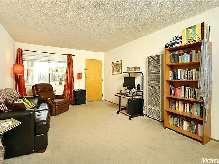 635 Adams St #8 — Photo 10