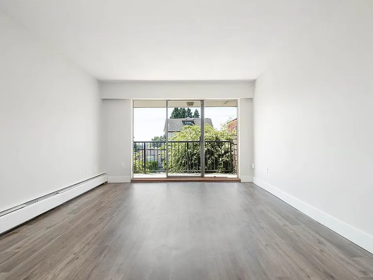720 Queens Ave — Photo 7