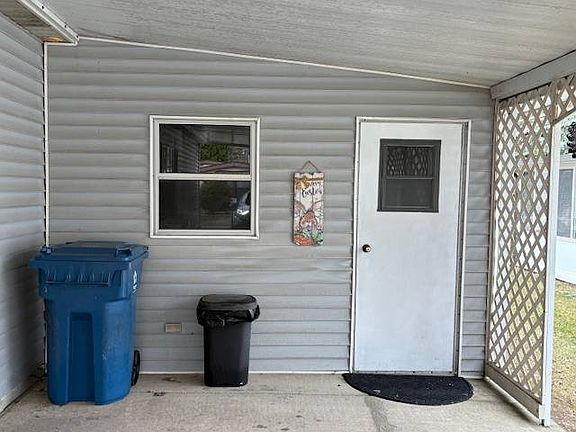 4th image of 2672 Chickadee St