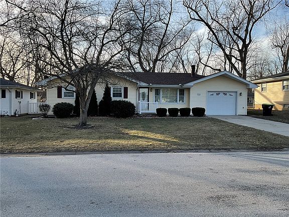 2nd image of 215 W Plains Dr