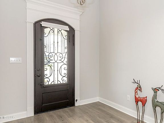 4th image of 8065 Village Green Dr