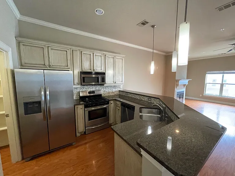 1616 Carpenter Dr — Photo 4