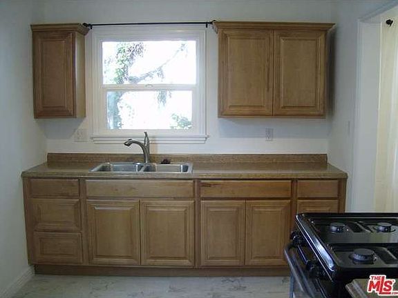 4th image of 4043 Globe Ave