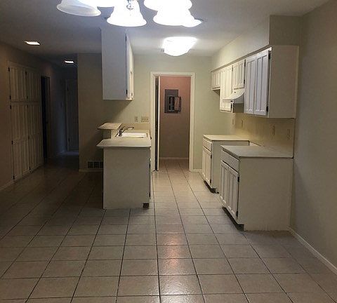 2nd image of 2623 Queens Ct