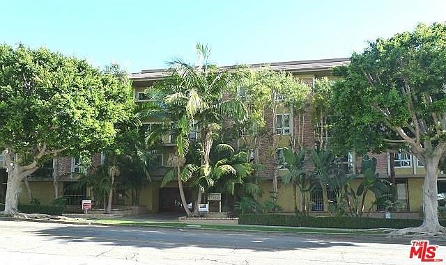 1st image of 1242 S Barrington Ave APT 106