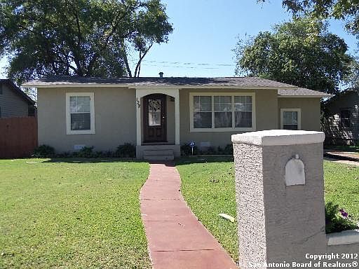 2nd image of 122 W COLTON DR