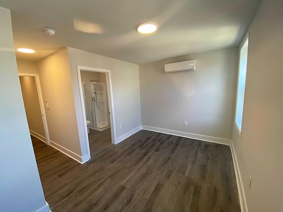 3rd image of 2407 W Harold St #14