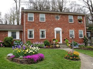 229 Scenic Dr, Saint Albans, WV 25177