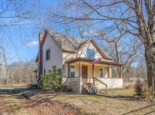 1214 8th St, Three Rivers, MI 49093