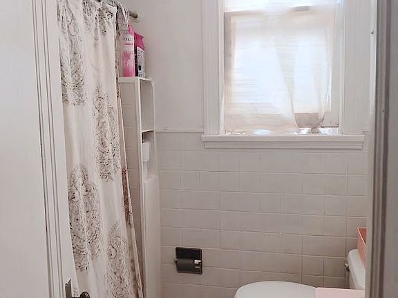 5th image of 104 25th St #2