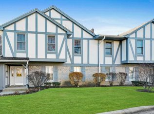 48 W Fern Ct UNIT 124, Palatine, IL 60067