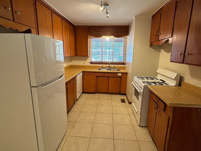 852 N Xenophon Ave — Photo 9