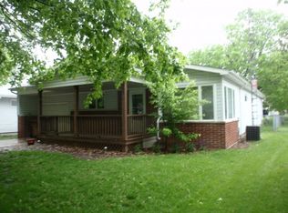 716 S 30th St, Mattoon, IL 61938