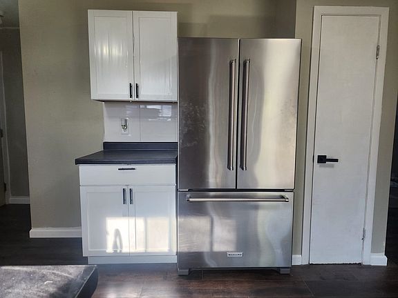 5th image of 3323 Nadine Ave