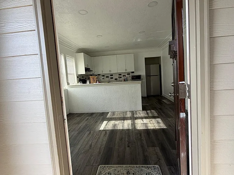 2158 Olive St — Photo 6