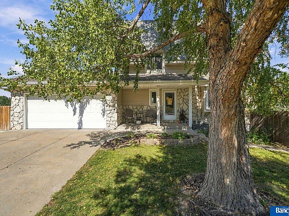 2nd image of 6700 Skylark Cir