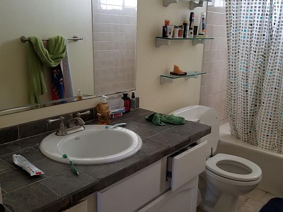 5th image of 907 N 163rd St APT A33