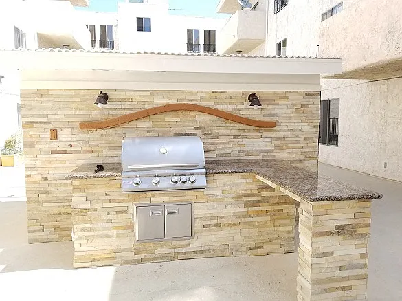 Lomita Apartments — Photo 18