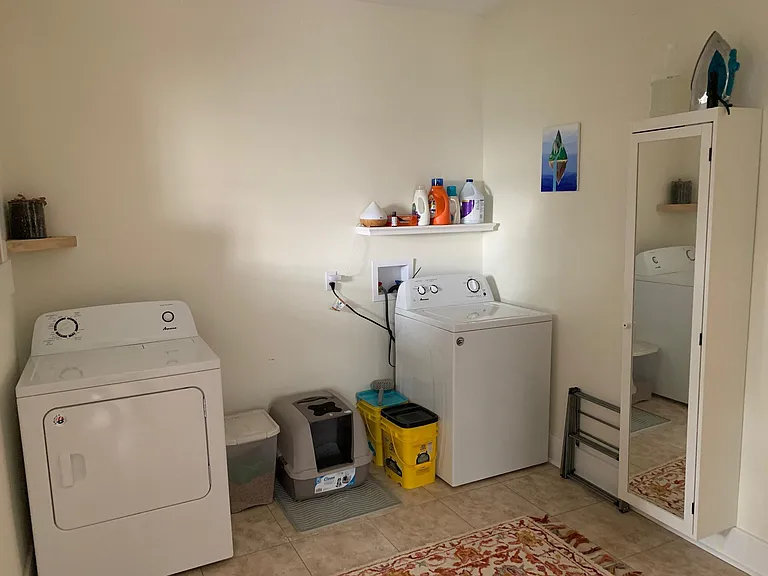701 E 39th St #D — Photo 15