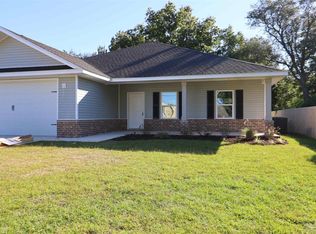 2136 Chapparal St, Navarre, FL 32566