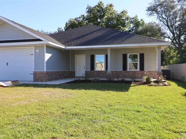2136 Chapparal St, Navarre, FL 32566
