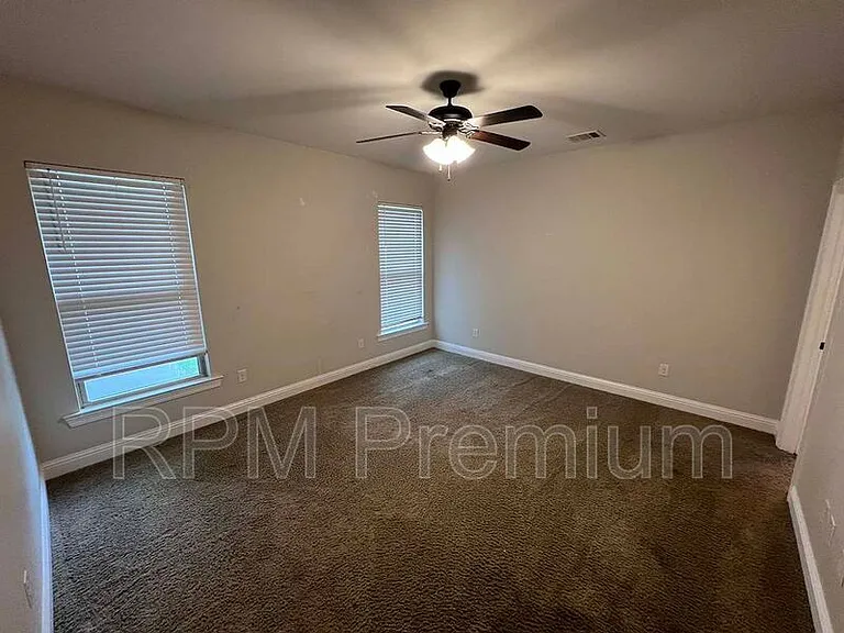 6212 Lake Edge Dr — Photo 14