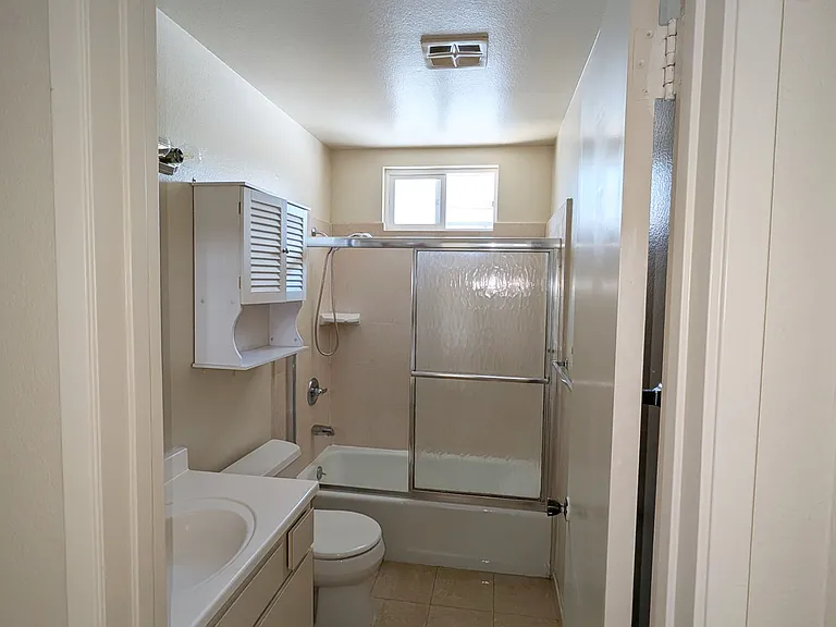 520 N Huntington Ave #B — Photo 9