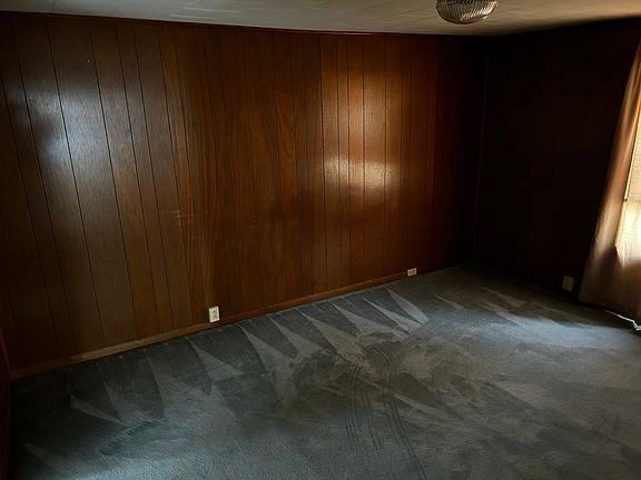 4th image of 253 Locust St