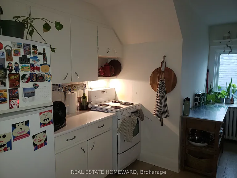 435 Parkside Dr #4 — Photo 4