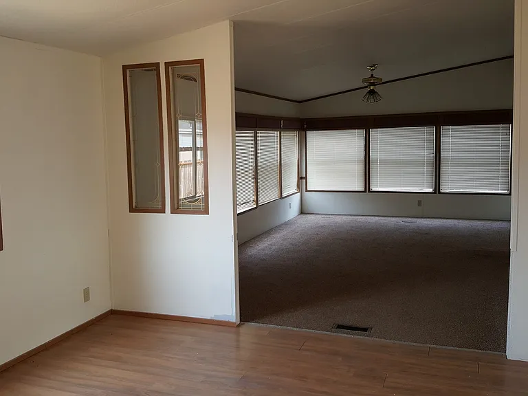 210 Arrow Way — Photo 3