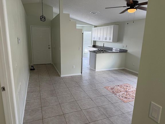 4th image of 13875 Glasser Ave
