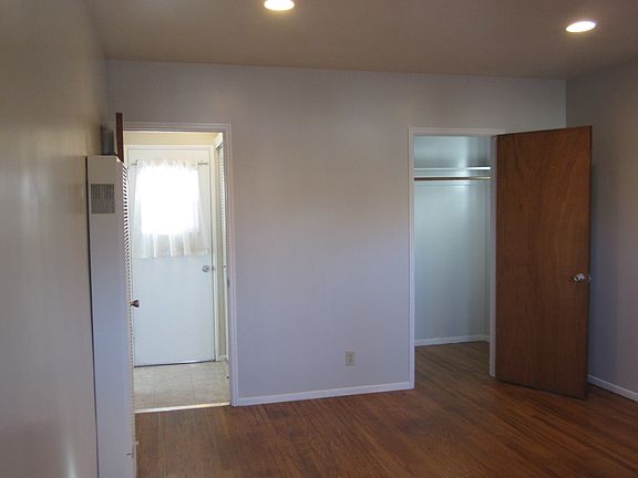 5th image of 5548 Matilija Ave