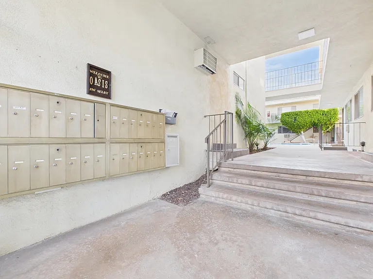 Oasis Apartments — Photo 4