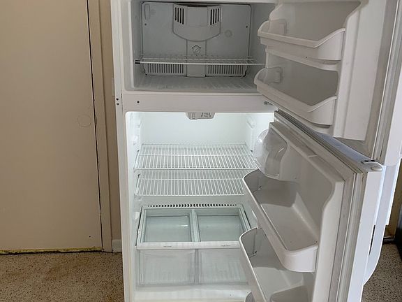 5th image of 4930 Victoria Dr APT 1a