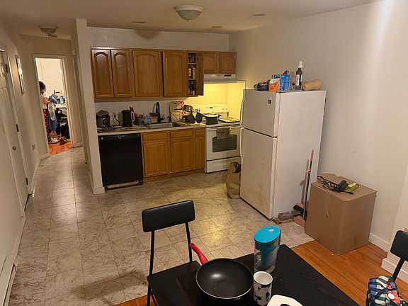 3rd image of 104 Hammond St #2