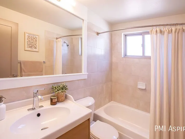 1335 N Gaylord St #102 — Photo 13