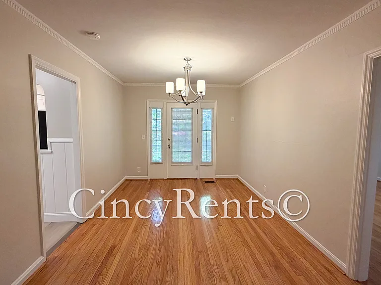 1110 Delta Ave #1 — Photo 5