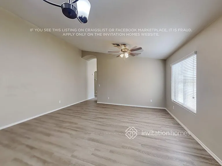 13383 W Watson Ln — Photo 4
