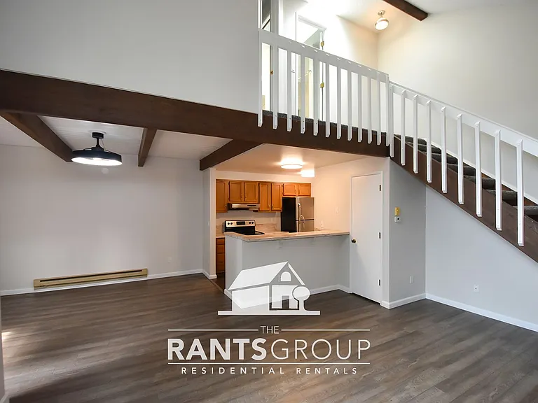 660 Malibu Dr SE — Photo 5
