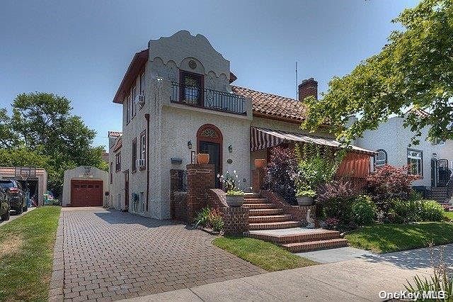 1st image of 128 E Beech Street