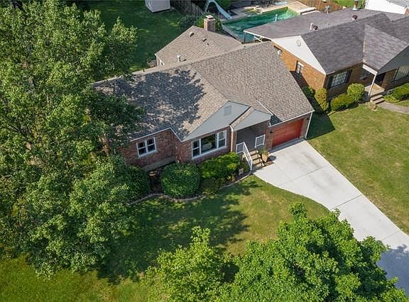 2nd image of 7310 S Yorkshire Dr