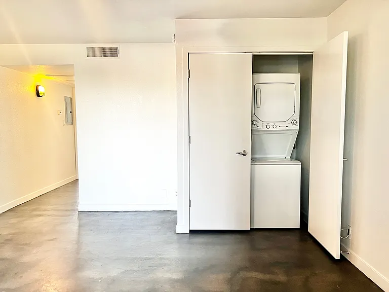 15 Melrose — Photo 15