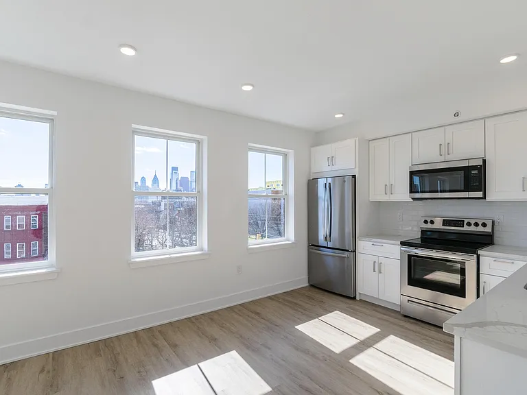 1201 W Girard Ave — Photo 40