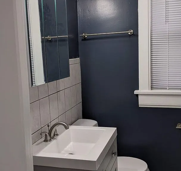 2507 N Lotus Ave — Photo 9