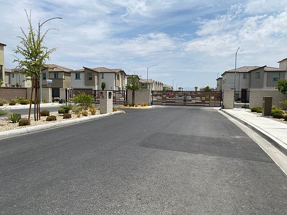 3rd image of 2624 Blazing Blue Ave