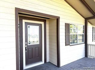 305 W Youst St, Beeville, TX 78102